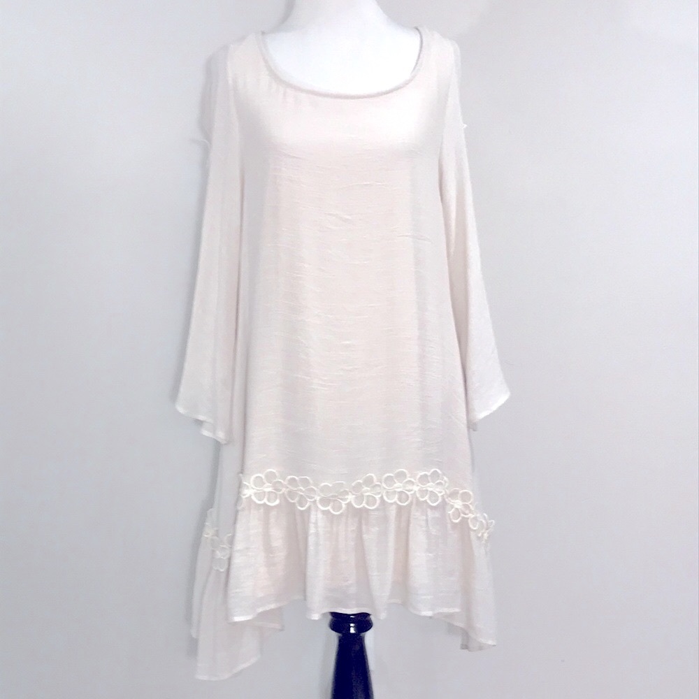 Christian Caliendo Cream Long Sleeve Flower Appliqué Tunic Midi Dress Size Small